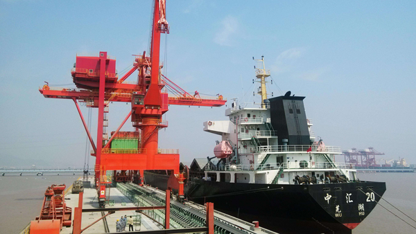 大型橋式抓鬥卸船機